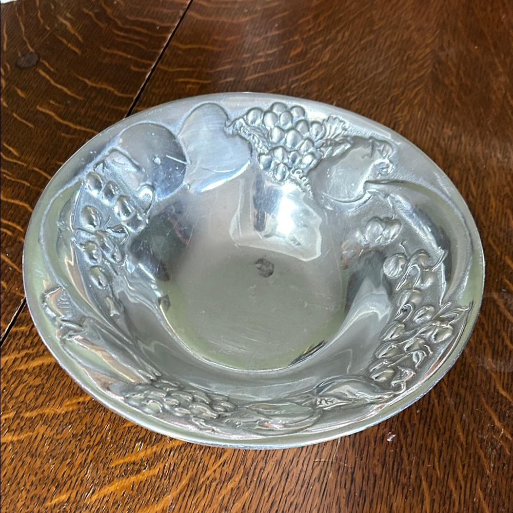 Wilton Co Pewter fruit bowl